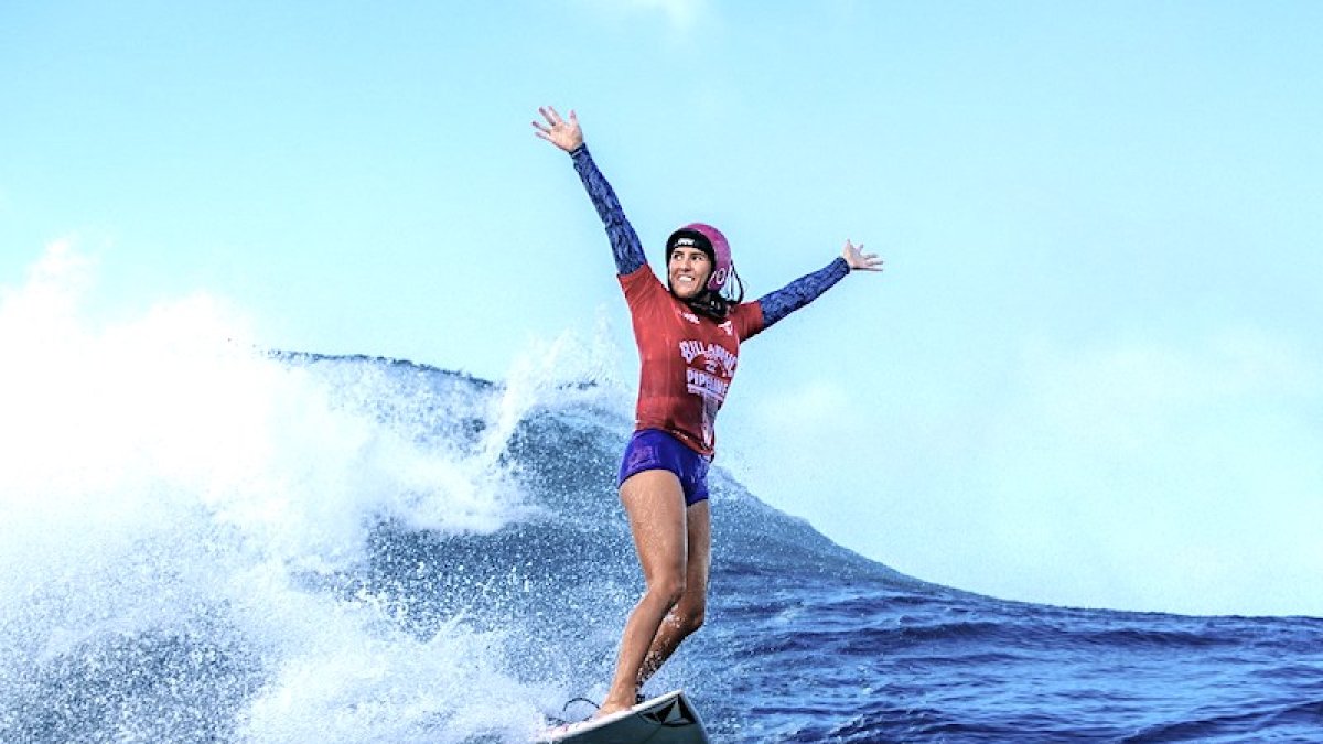 La surfista hawaiana participó como invitada en el Billabong Pro Pipeline tras ganar la etapa de las WSL Qualifying Series que se realizó en diciembre en Pipeline.