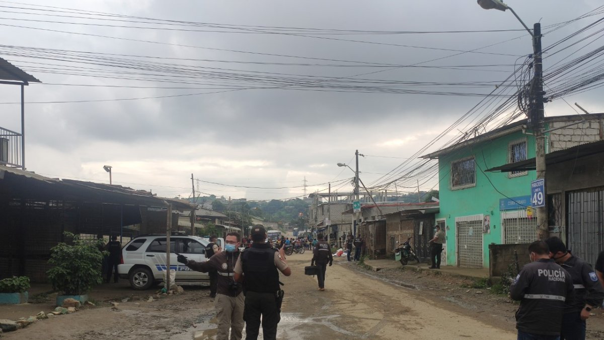 Al lugar arribaron agentes policiales para iniciar las investigaciones respecto a este nuevo hecho