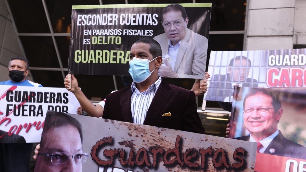 La denuncia fue presentada la semana pasada en la Fiscalía y también ante la Contraloría.