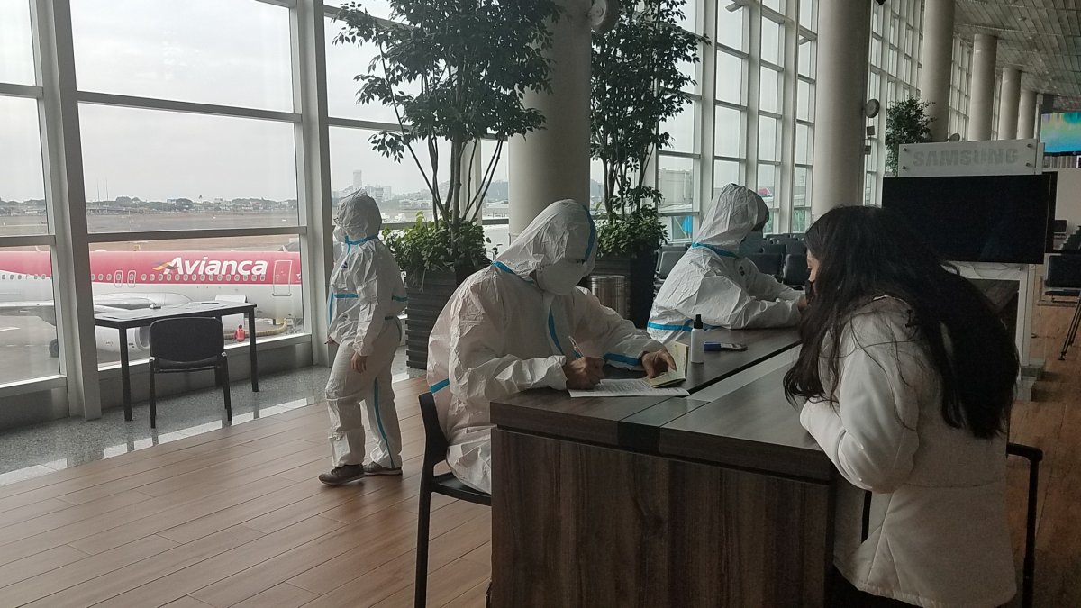 Controles en aeropuertos.