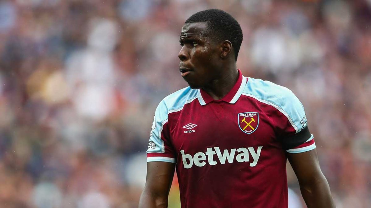 Kurt Zouma fue abucheado por sus propios hinchas después de conocerse el video donde agrede a sus mascotas