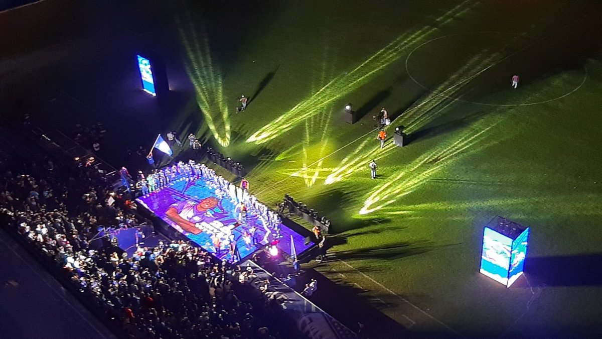 Emelec presentó a su plantilla 2022 en la Explosión Azul.