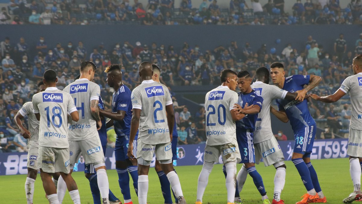 El Bombillo se quedó con la victoria ante Millonarios en la Explosión Azul.