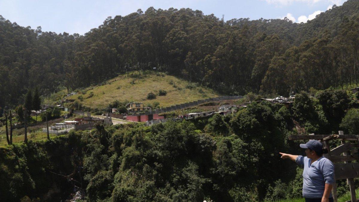 El crecimiento urbano en Quito ha sido desordenado y las casas se levantan en laderas.