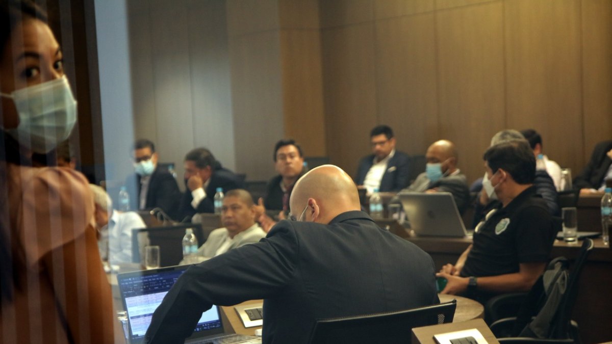 Los presidentes de los clubes del fútbol ecuatoriano se reunieron para definir el futuro del contrato por los derechos de transmisión