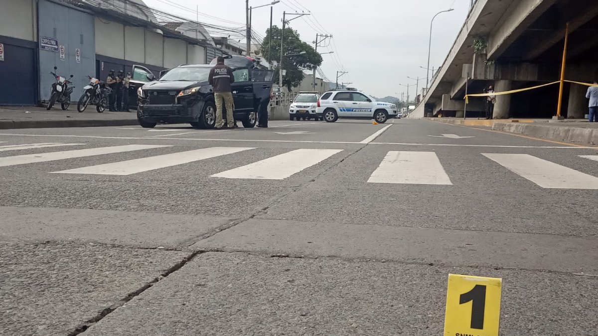 Durante la mañana de este 11 de febrero dispararon a una persona en su vehículo en el KM 7,5 de la vía Daule