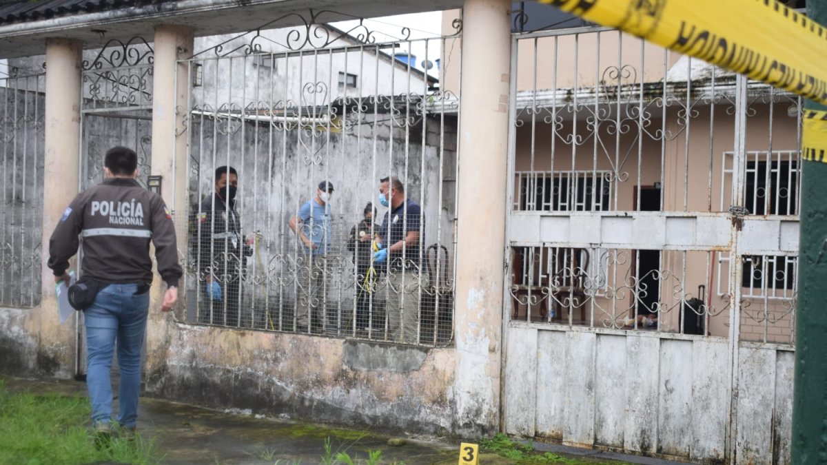 La antesala de una vivienda fue el escenario de la muerte violenta.