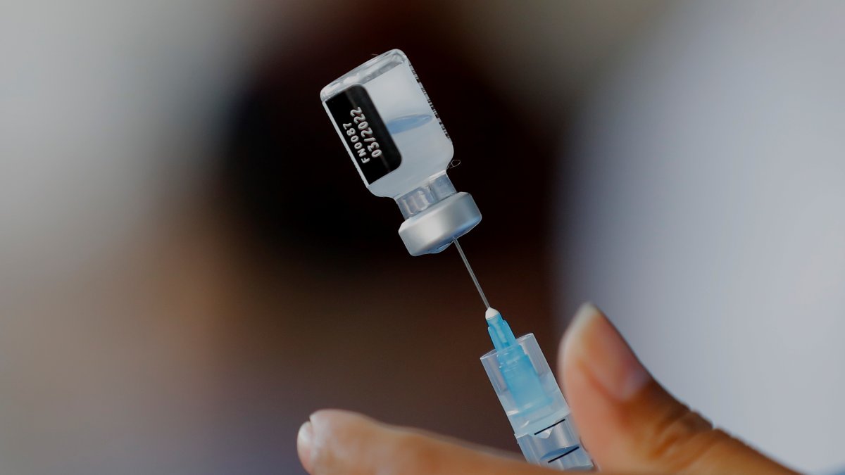 El anuncio se produce en medio de la progresiva relajación del uso del tapabocas en numerosos estados del país tras el impacto de la variante ómicron.