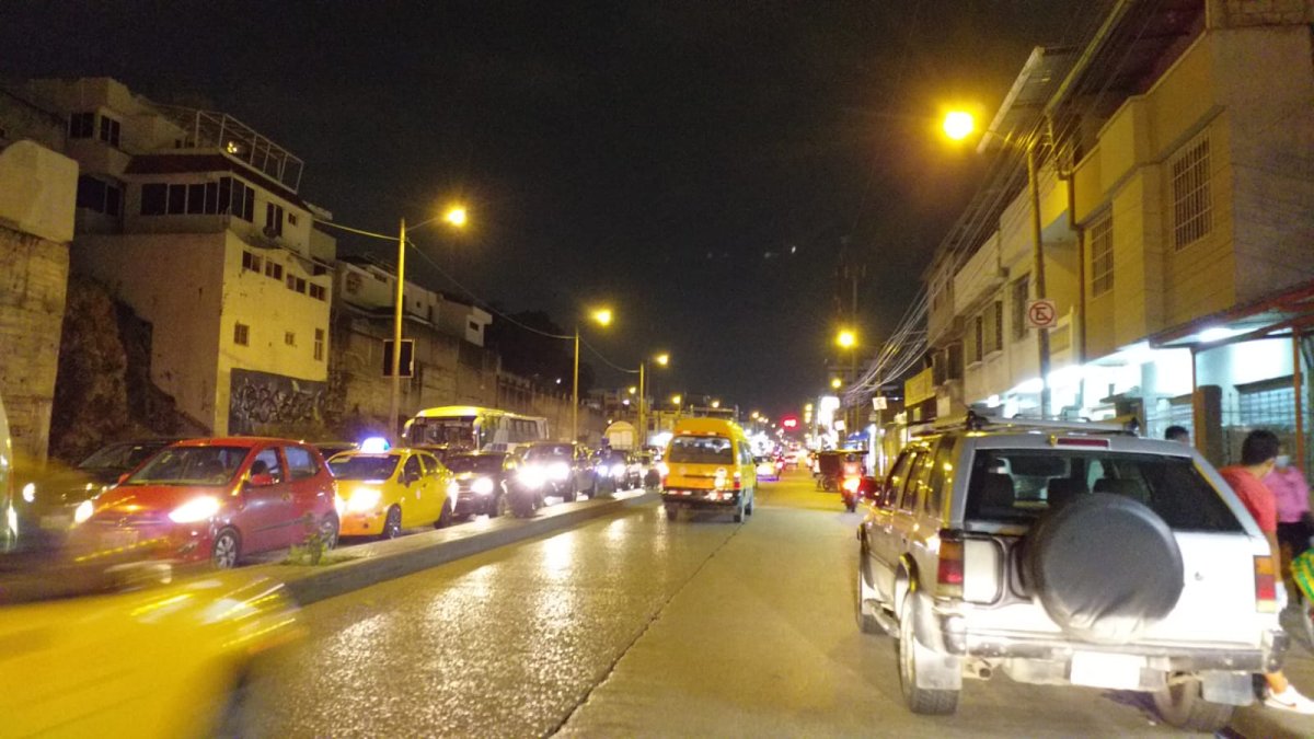 La vía es ahora más transitable para autos y peatones.