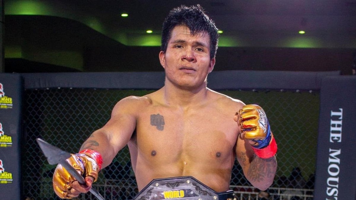 El tricolor termina sus peleas con lanza en mano, rememorando a sus ancestros.