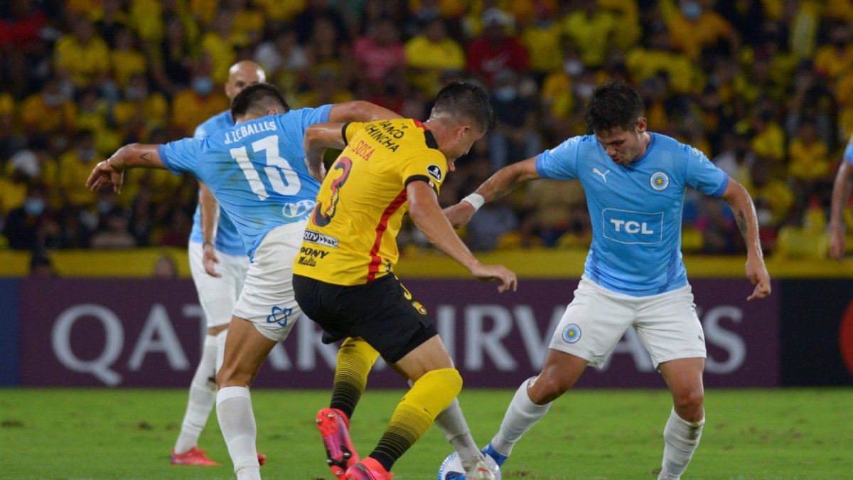 Barcelona y el City Torque no se hacen daño en el primer tiempo.