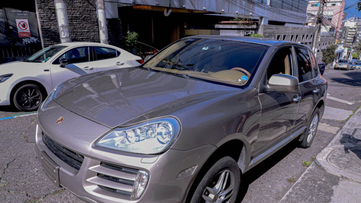 Quito. La expresidenta de la Judicatura, María del Carmen Maldonado, usó este vehículo para movilizarse.