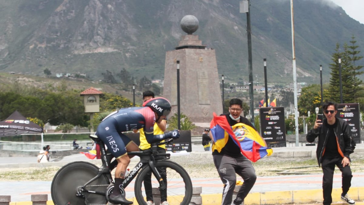 Richard Carapaz ganó la contrarreloj en el circuito armado en la Mitad del Mundo