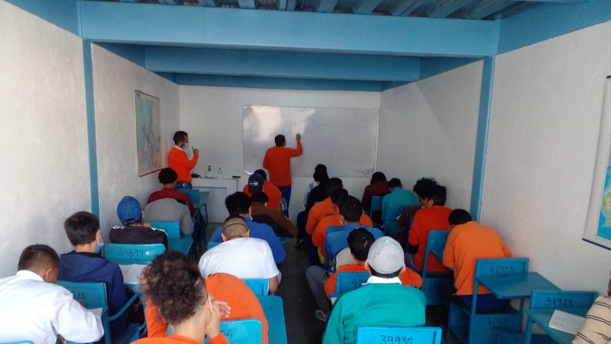 Más del 80% de la población penitenciaria tienen estudios secundarios.