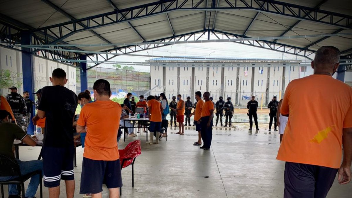 Actualmente el Ministerio de Salud colabora con la puesta de la dosis de refuerzo contra la COVID19