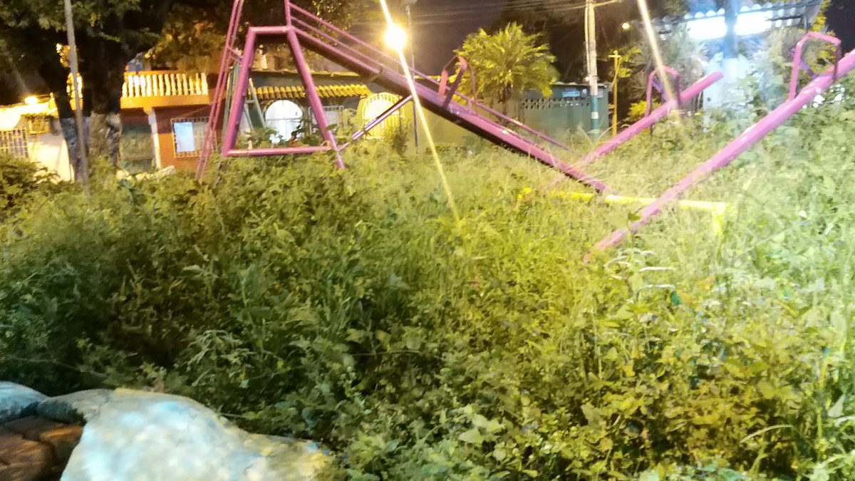 Hecho. En el área resulta imposible jugar o atravesar el espacio.