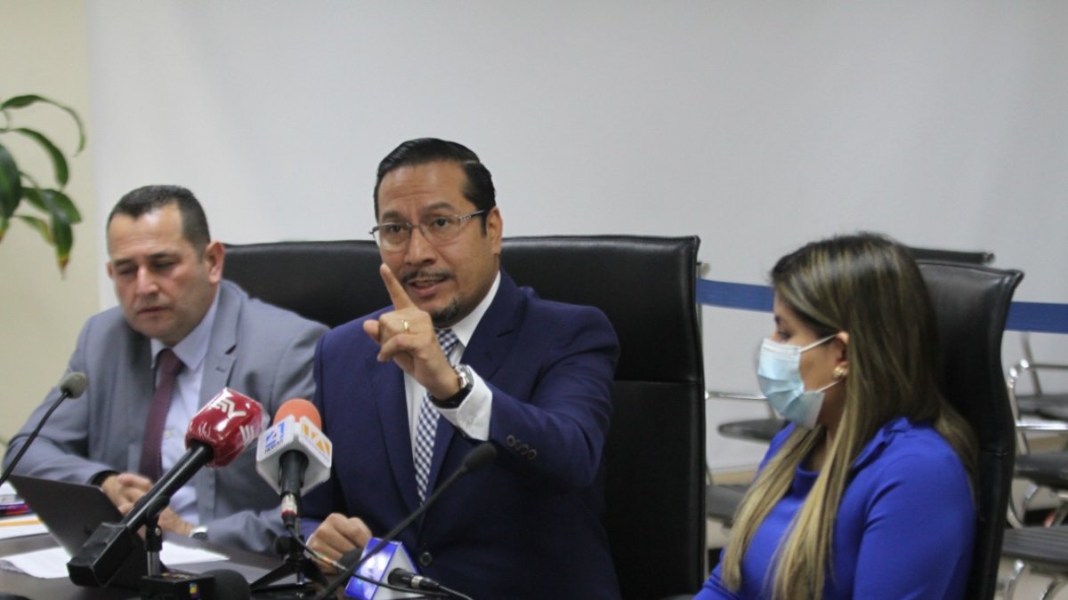 Postura. Esta es la segunda sesión que Hernán Ulloa lidera como presidente del Consejo de Participación.