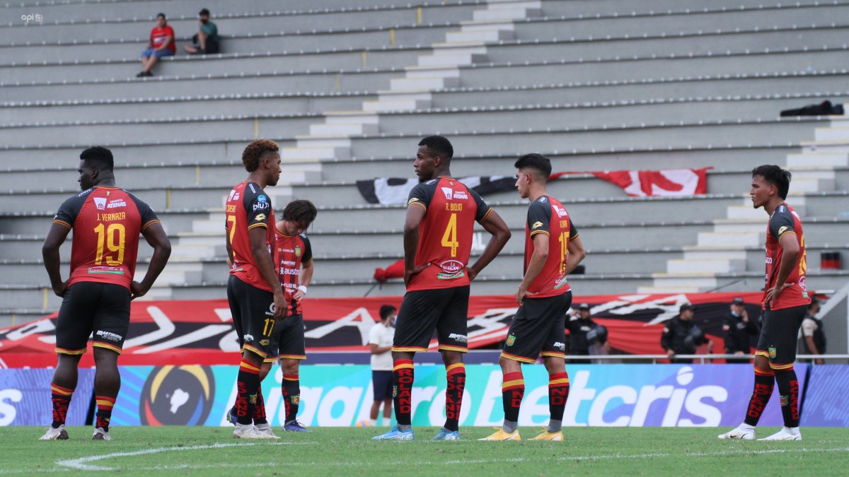 Por lesión del portero John Mero, el árbitro finalizó  el partido entre Guayaquil City y Deportivo Cuenca.