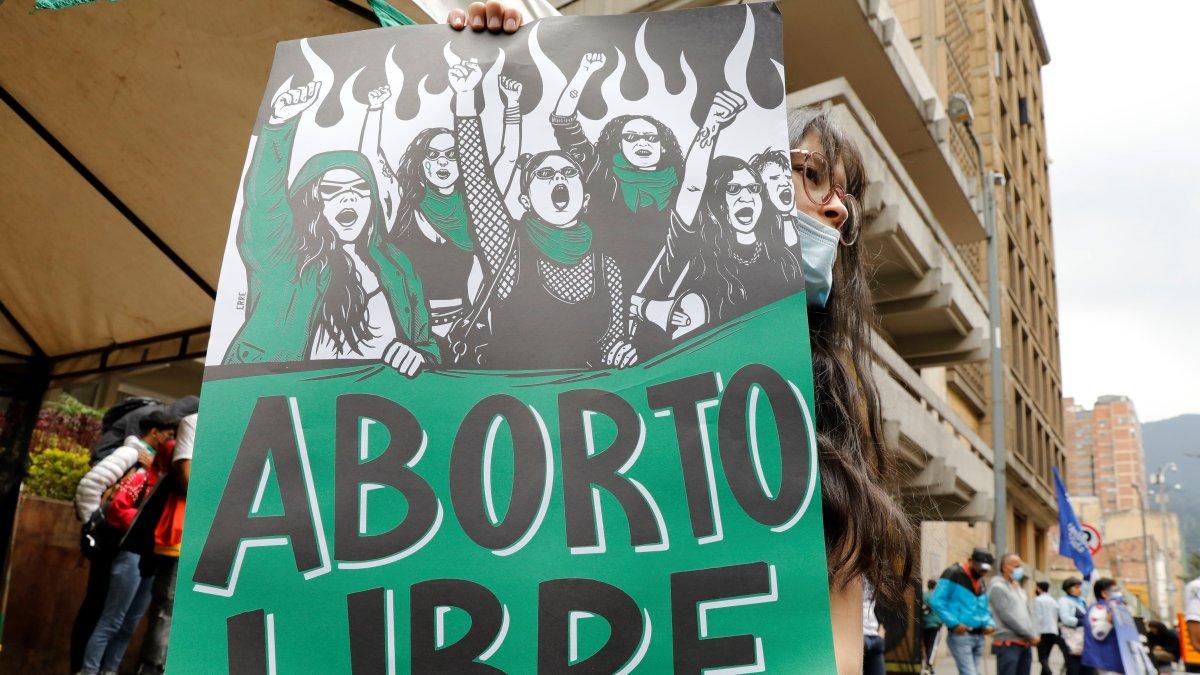 Fotografía de un letrero que pide