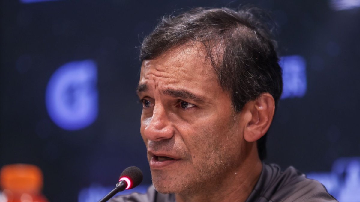 Fabián Bustos viajará el domingo para unirse a su nuevo club, Santos FC.