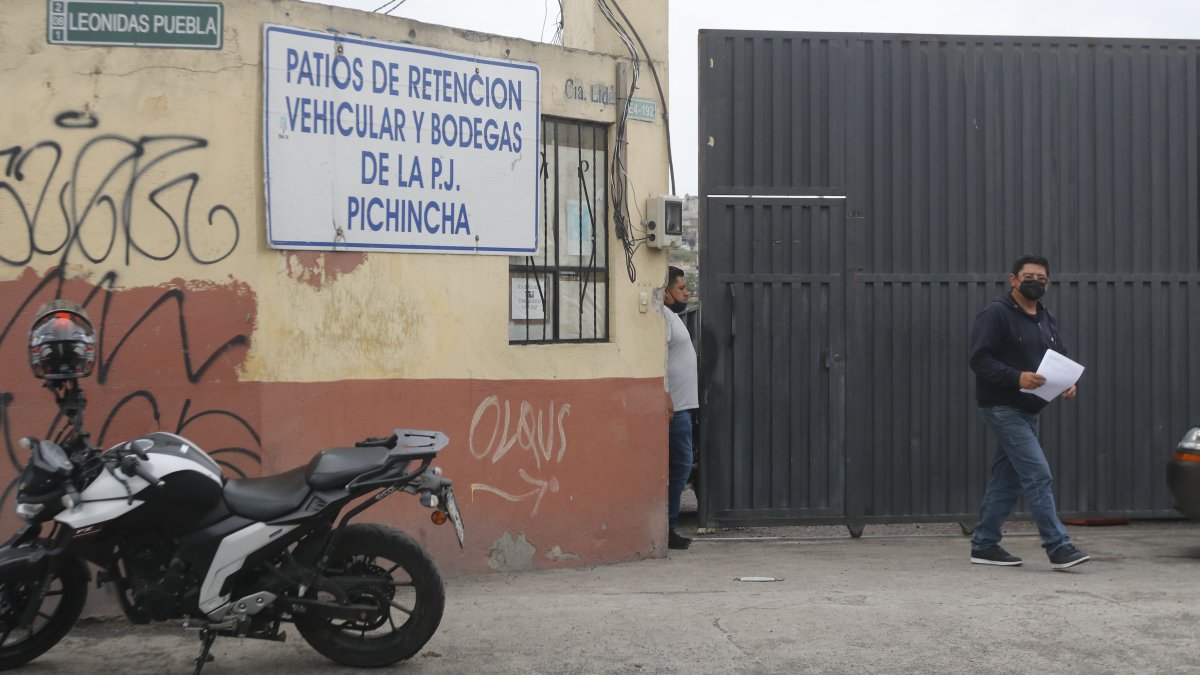 Pesquisas. En el local afectado por la delincuencia se desarrollaron varias pericias para recoger indicios