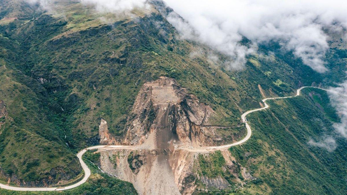 Trabajos. La vía estará cerrada para estabilizar el talud izquierdo.