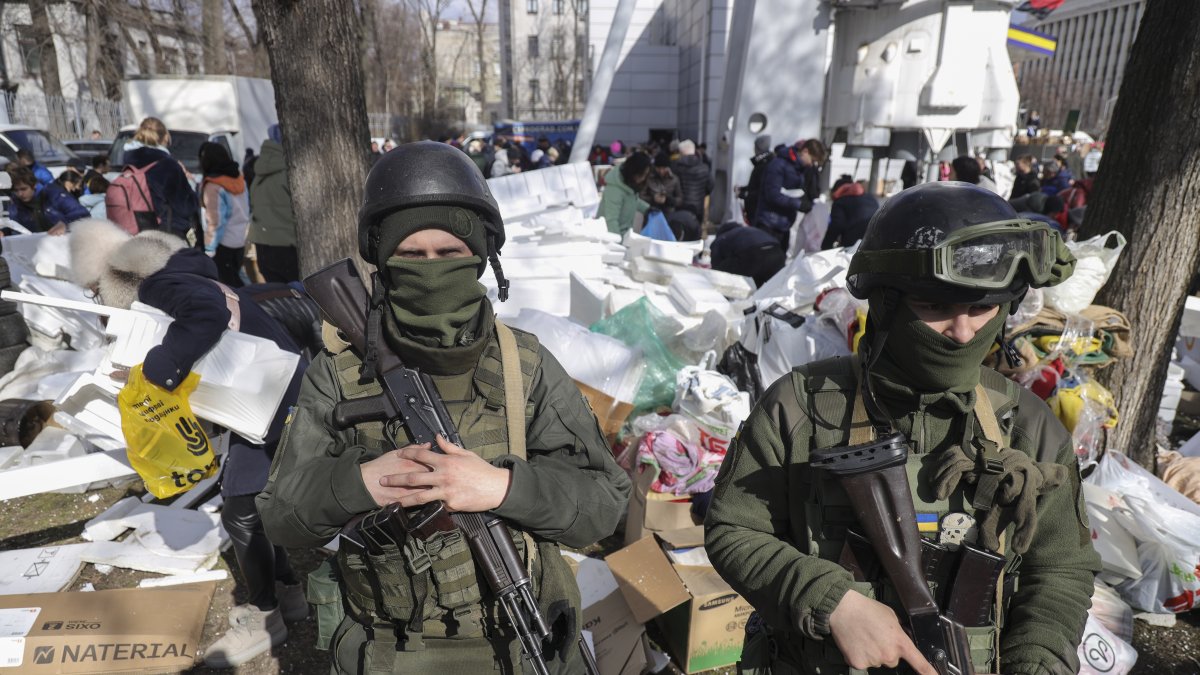 Rusia anunció el envío de negociadores a Bielorrusia para conversar con Ucrania, pero el presidente ucraniano, Volodímir Zelenski, rechazó dialogar en este país