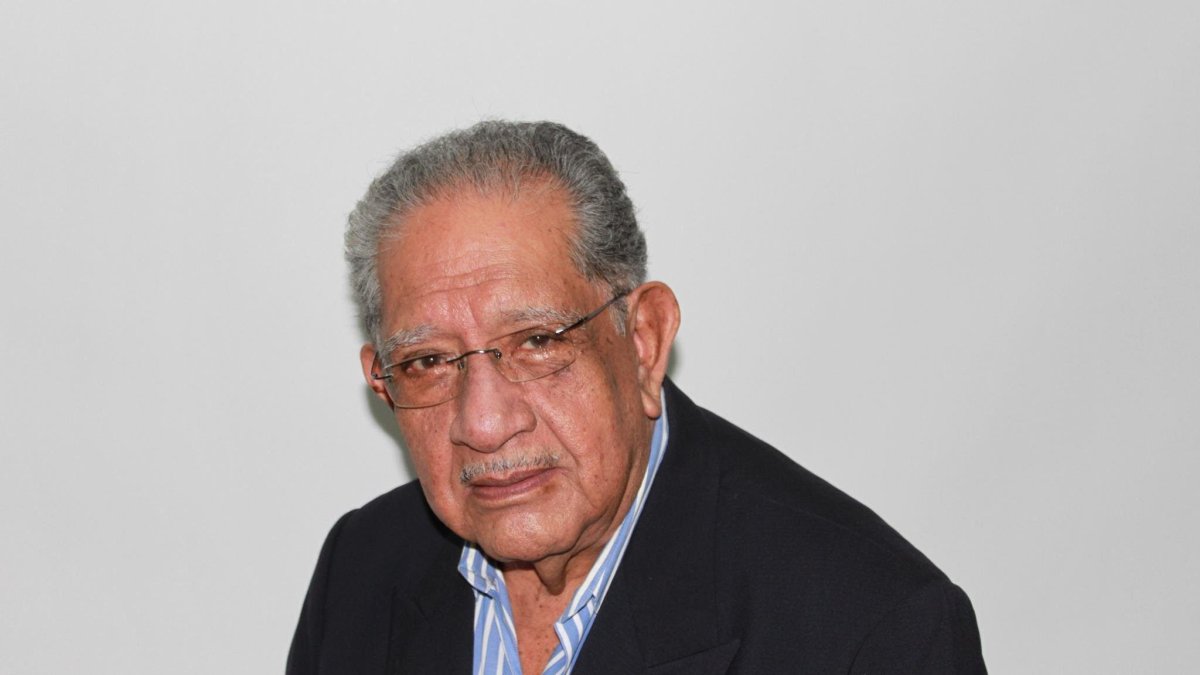 Héctor tiene 90 años, de los cuales 75 ha dedicado a la música.