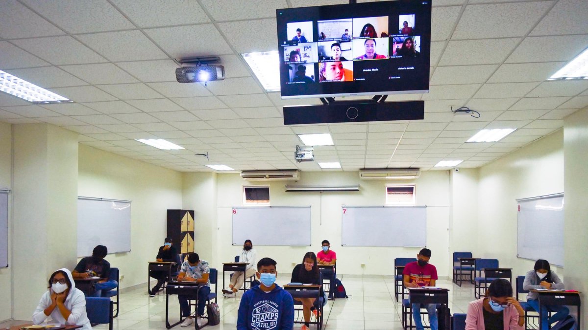 El aforo por aula para la nivelación es de 15 estudiantes.