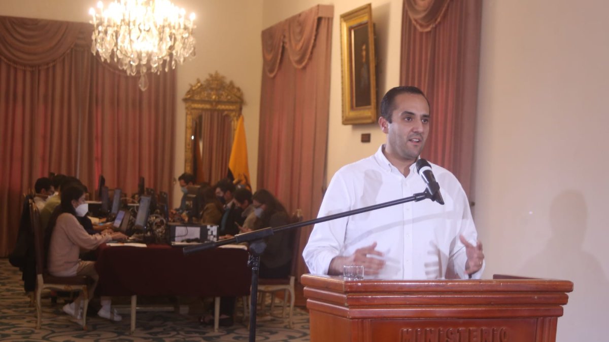 Familia. Varios padres de los estudiantes ecuatorianos en Ucrania asistieron de forma telmática.