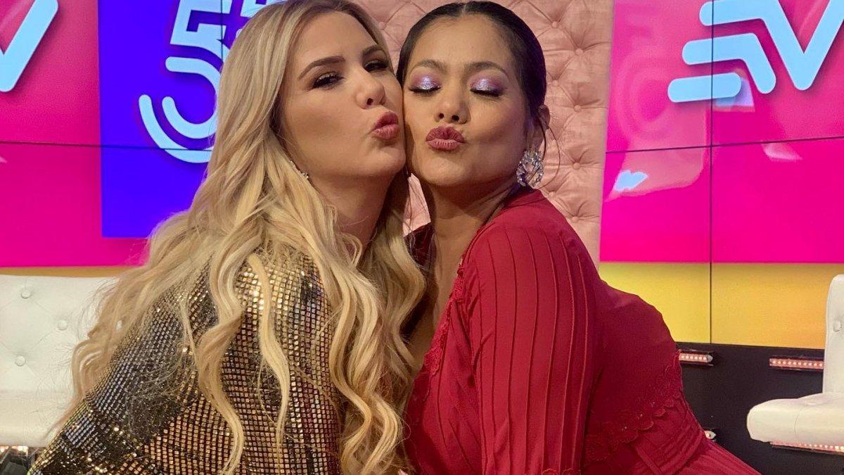 Carolina con Dora West.