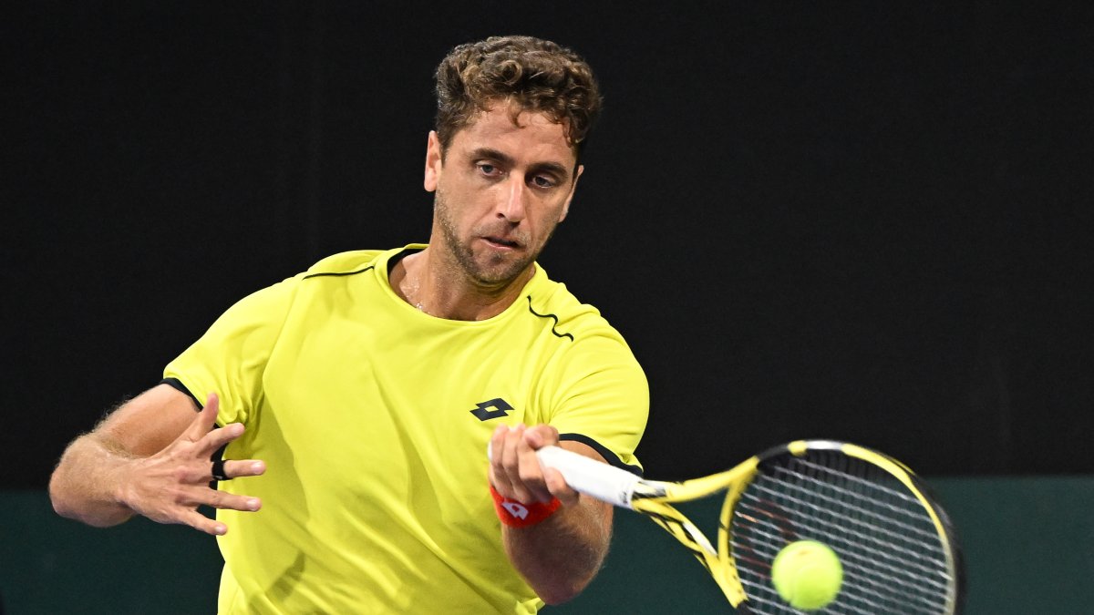 Roberto Quiroz, tenista ecuatoriano, cayó en tres parciales ante Adrian Mannarino.