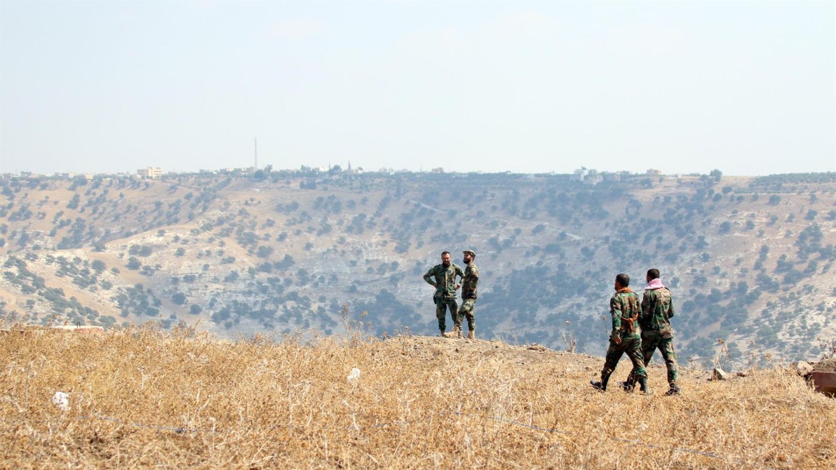 Soldados sirios patrullan en Yarmouk en la provincia suroccidental de Daraa (Siria).