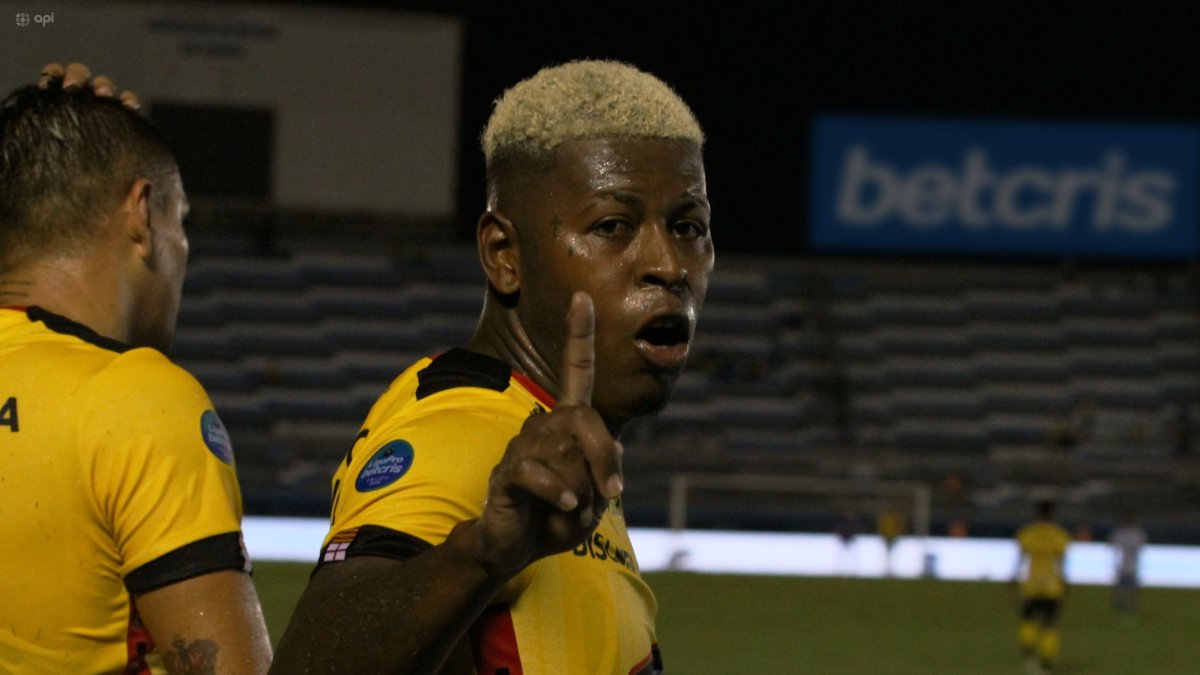 Gabriel Cortez fue uno de los jugadores que brilló en el debut de Jorge Célico como técnico de Barcelona.