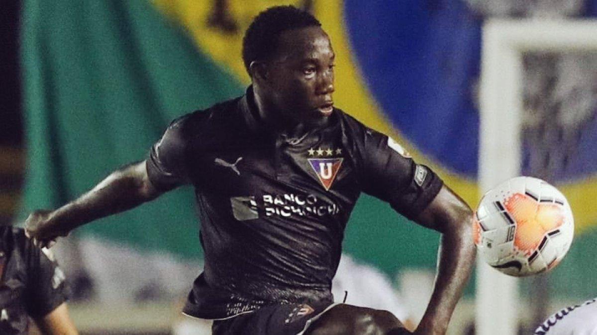 Luis Caicedo, defensa de Liga de Quito, pidió disculpas por lo dicho a los hinchas azucenas.