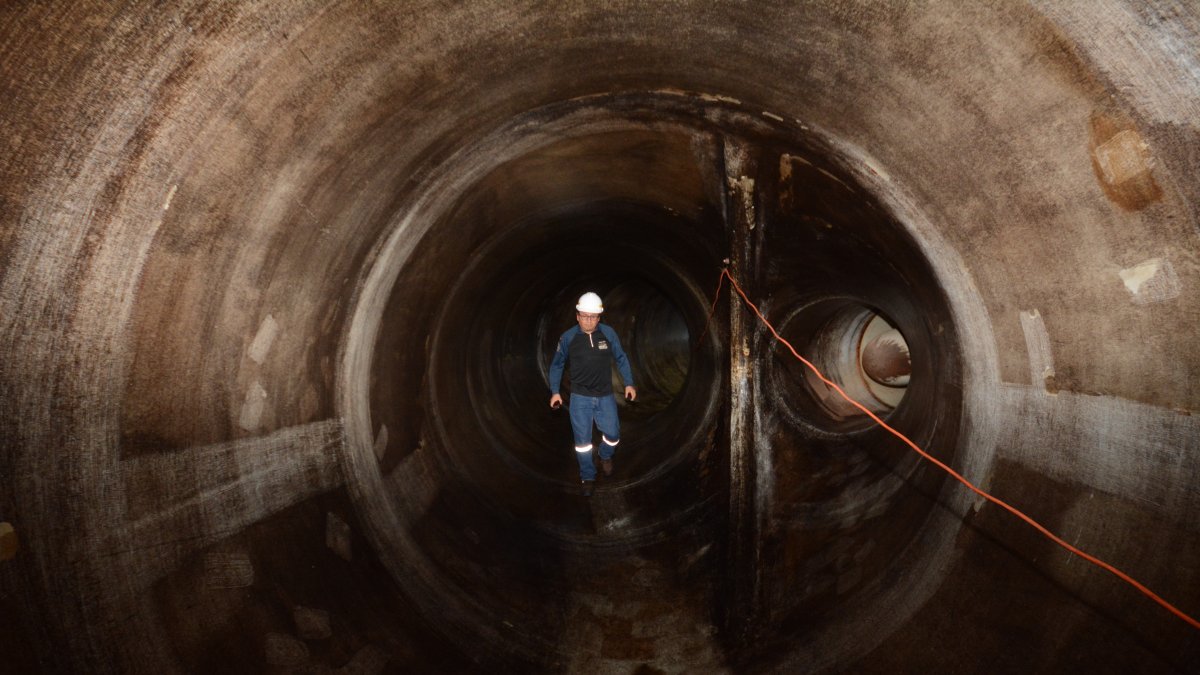 Desde el 2014 se detectaron fisuras en los distribuidores de la hidroeléctrica que fue inaugurada en 2016.