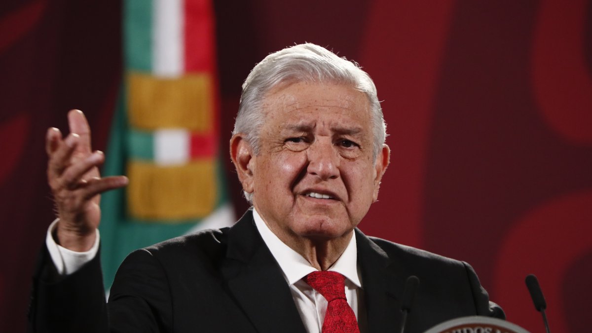 El presidente de México, Andrés Manuel López Obrador, habla durante una rueda de prensa en Palacio Nacional de la Ciudad de México