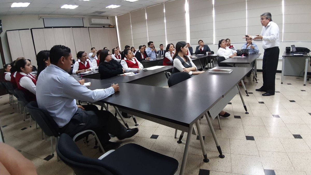 Un curso presencial de capacitación en Marketing, en la Universidad Católica, antes de la pandemia.