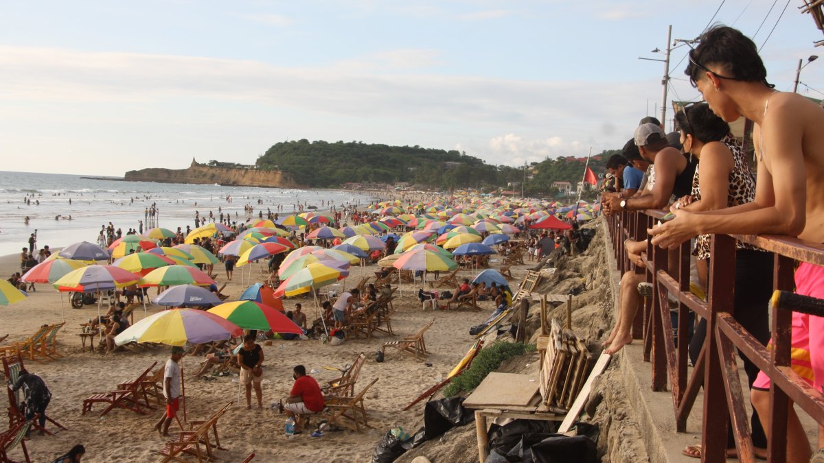 Hasta el último día del reciente feriado de Carnaval los balnearios de Santa Elena lucieron llenos de visitantes.