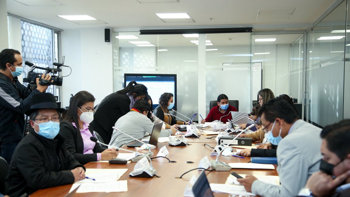 Sesión. El informe para segundo debate fue aprobado por votación unánime.