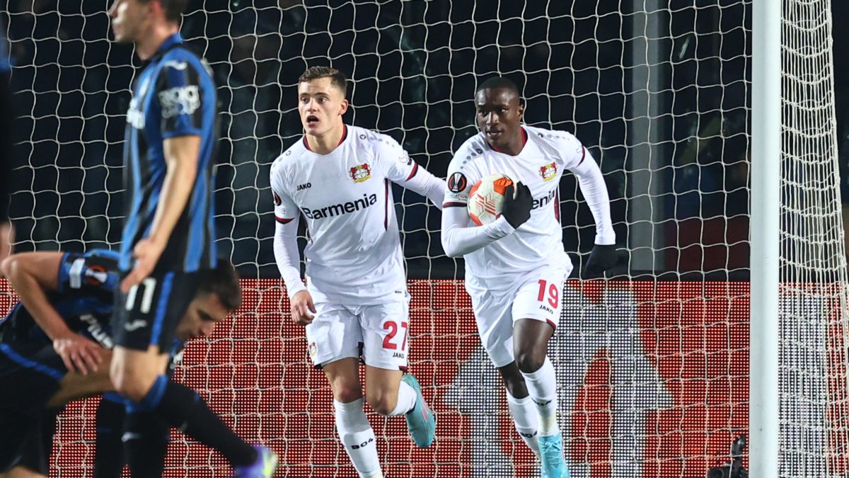 El Bayer alcanzó a descontar y dejó la llave con un solo gol de diferencia para la revancha.