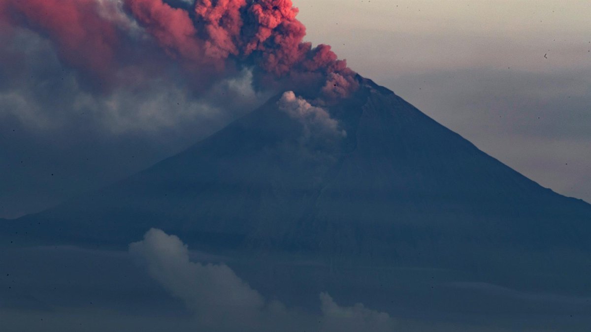 El Instituto geofísico informó de que desde las 04:00 de hoy apreciaron, a través de las imágenes satelitales, una nube de ceniza que se dirigía hacia oeste del volcán Sangay..