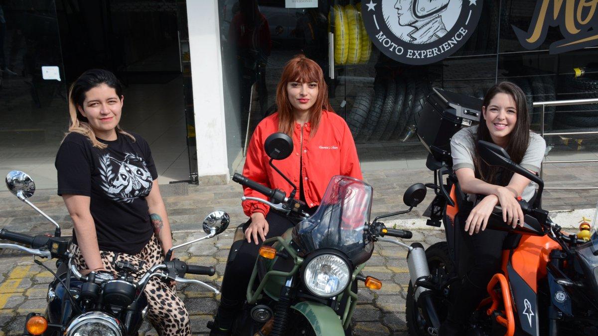 Michelle Merizalde, Salomé Loaiza y María Victoria Dávila participan en 'rodadas' y buscan incentivar la práctica del motociclismo.