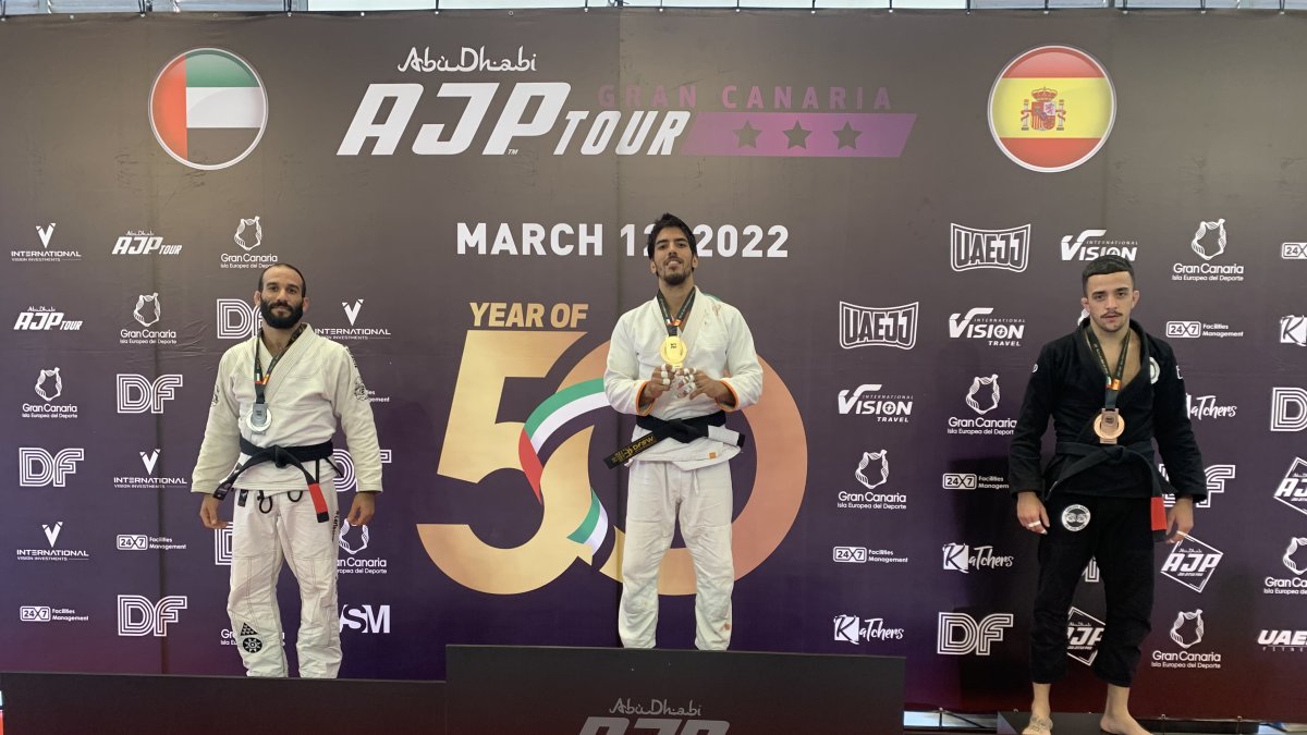El ecuatoriano consiguió proclamarse campeón en las categoría hasta 69 k, y también el peso absoluto con kimono.