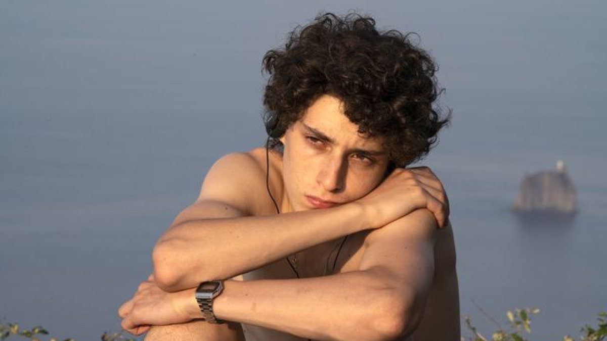 La actuación de Filippo Scotti está llena de sensibilidad, autocontrol.