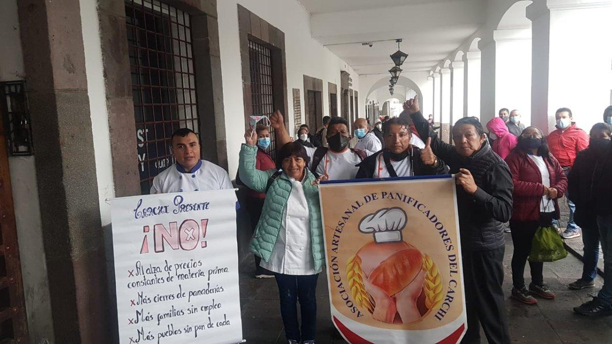 Protesta.- Los panaderos estuvieron semanas atrás pidiendo al presidente Guillermo Lasso una audiencia para conversar sobre el precio de la materia prima.