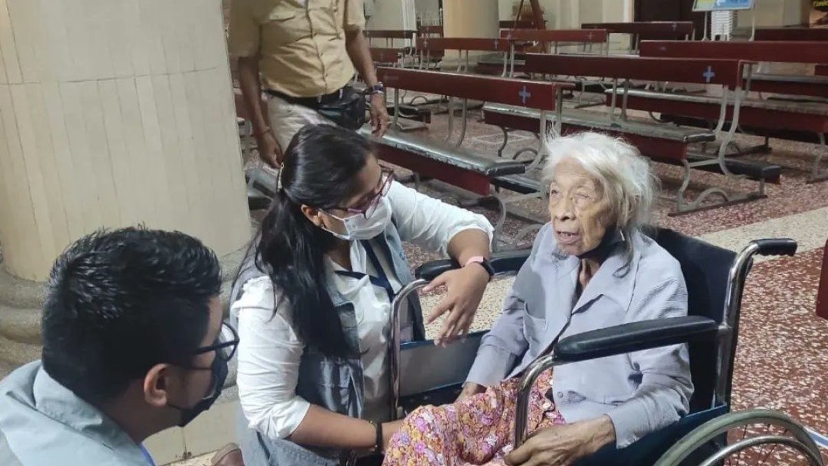 Hecho. La mujer fue dejada en la iglesia San Francisco.