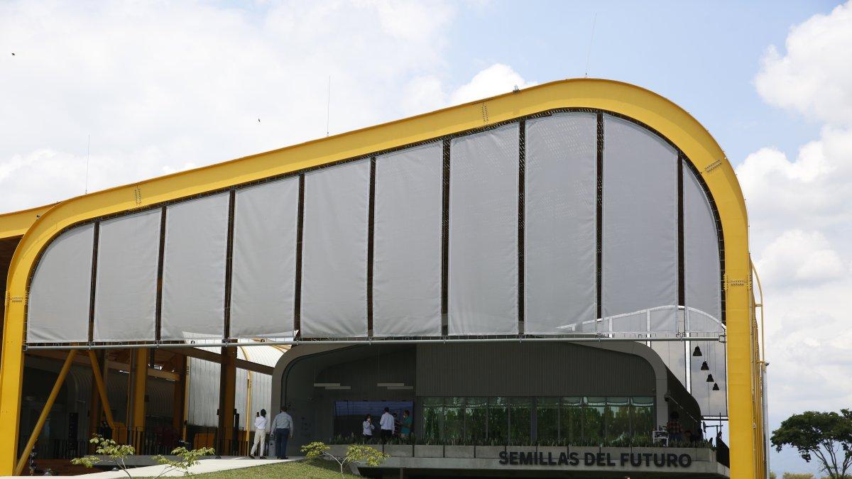 Vista general de la planta Semillas del Futuro este martes durante su inauguración en Palmira. El banco guarda miles de variedades para garantizar la seguridad alimentaria mundial.