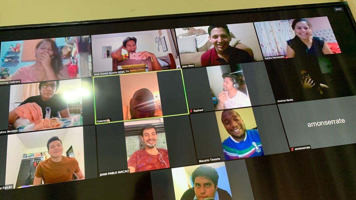 Las sesiones gratuitas de Zoom solo permitían 40 minutos. Pasado ese tiempo se creaba una nueva.