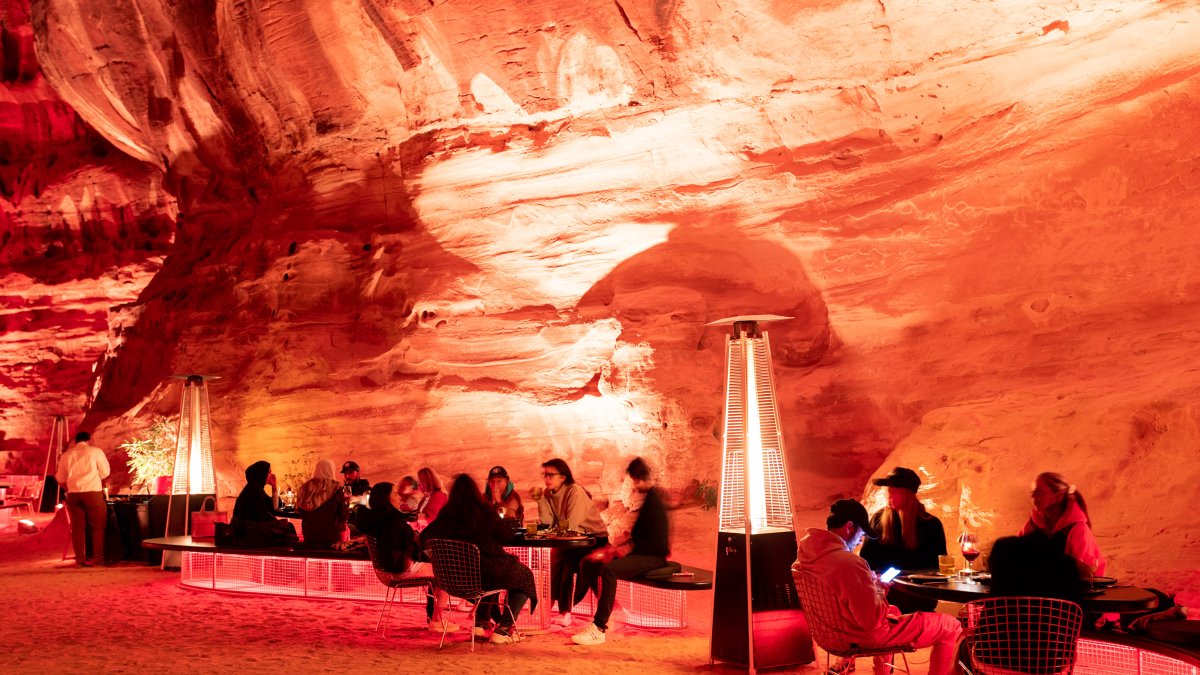 La primera experiencia ‘Forces of Nature’ (Fuerzas de la Naturaleza) tuvo lugar al aire libre en un barranco de la localidad saudí de AlUla.